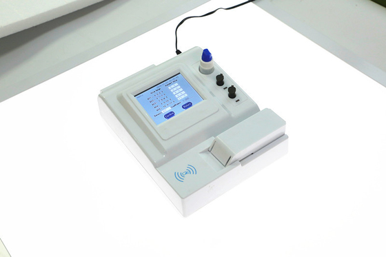 เครื่องวิเคราะห์โปรตีนเฉพาะแบบ 3 ช่องระดับมืออาชีพ Hba1c Analyzer Portable